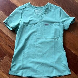 jade catarina one-pocket scrub top